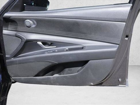 Used 2021 Hyundai Elantra SEL FWD image 28