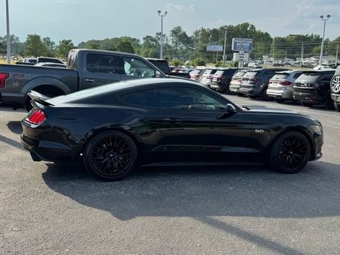 Used 2017 Ford Mustang GT RWD image 6