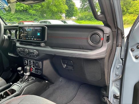 Used 2026 Jeep Gladiator Rubicon AWD/4WD image 13