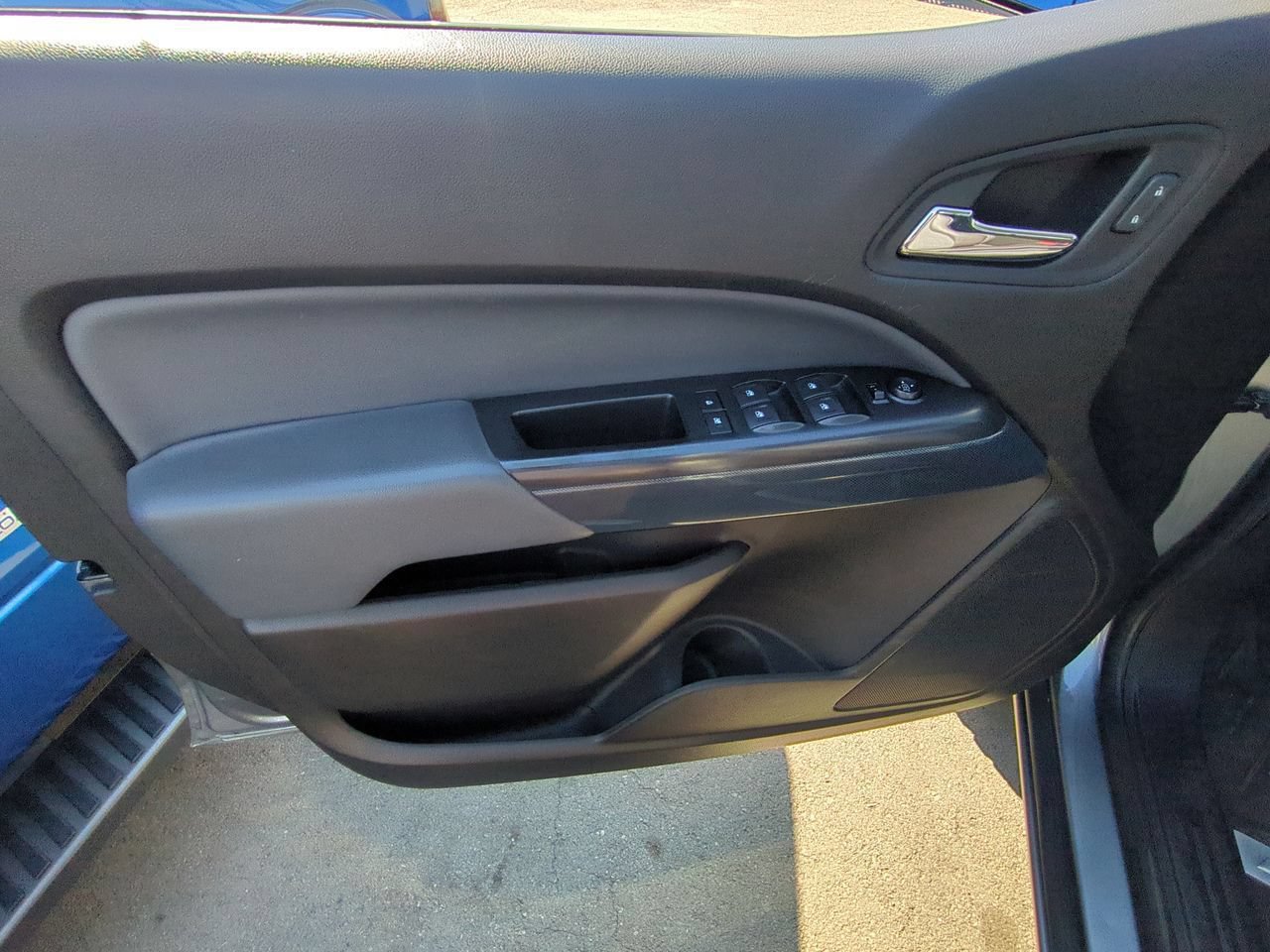 Used 2018 Chevrolet Colorado Z71 AWD/4WD image 21