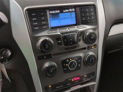 Used 2012 Ford Explorer XLT image 28