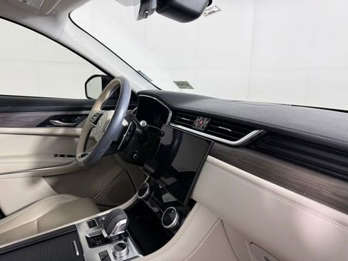 Used 2022 Jaguar F-PACE S image 32