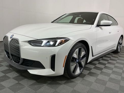 Certified 2025 BMW i4 eDrive40 w/ Premium Package image 2
