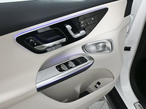 Used 2026 Mercedes-Benz GLC 300 4MATIC image 8