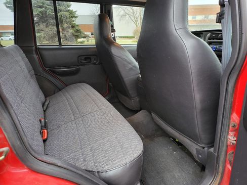 Used 2001 Jeep Cherokee Sport image 8