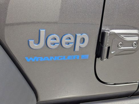 Used 2024 Jeep Wrangler Unlimited Rubicon 4xe AWD/4WD image 9