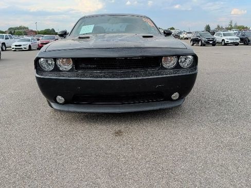 Used 2014 Dodge Challenger SXT Plus RWD image 9