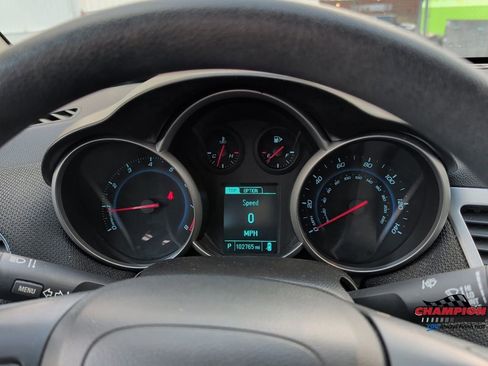 Used 2015 Chevrolet Cruze LT image 20