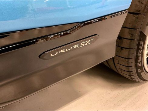 Used 2025 Lamborghini Urus SE image 18