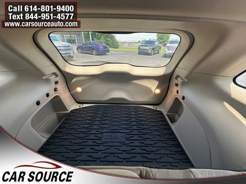 Used 2021 Jeep Grand Cherokee Laredo AWD/4WD image 21