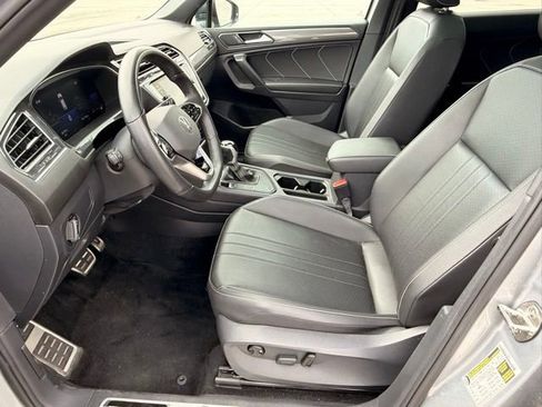 Used 2023 Volkswagen Tiguan SE R-Line FWD image 13