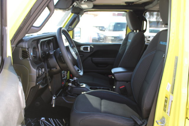 Used 2024 Jeep Wrangler Unlimited Rubicon 4xe AWD/4WD image 41