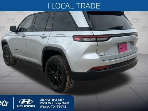 Used 2024 Jeep Grand Cherokee Altitude image 12