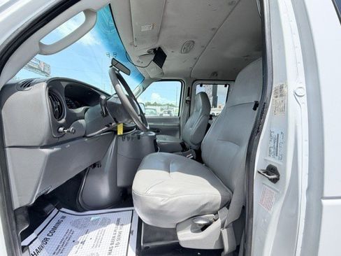 Used 2003 Ford E-350 and Econoline 350 Super Duty RWD image 12