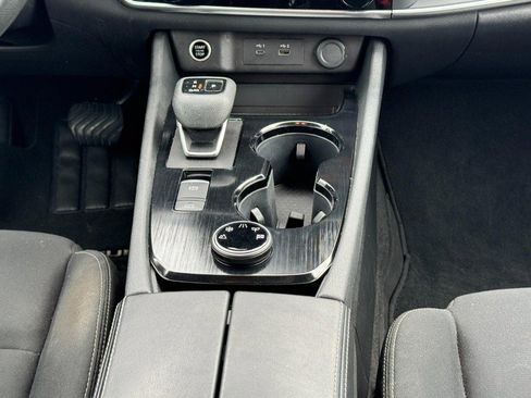 Used 2023 Nissan Rogue S AWD/4WD image 14
