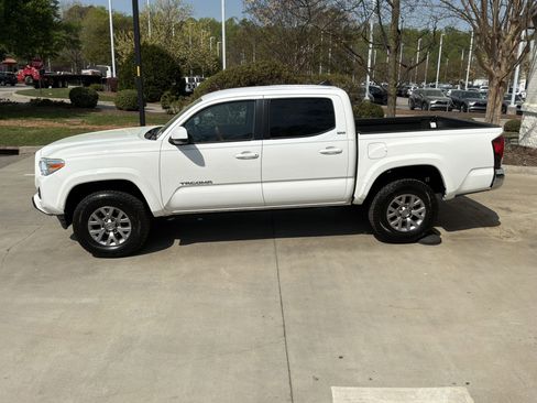 Used 2019 Toyota Tacoma SR5 image 8