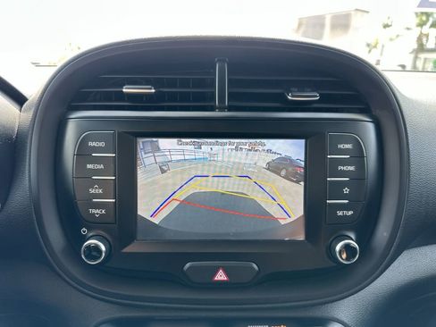 Used 2021 Kia Soul S image 25