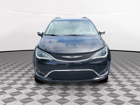 Used 2019 Chrysler Pacifica Limited FWD image 2