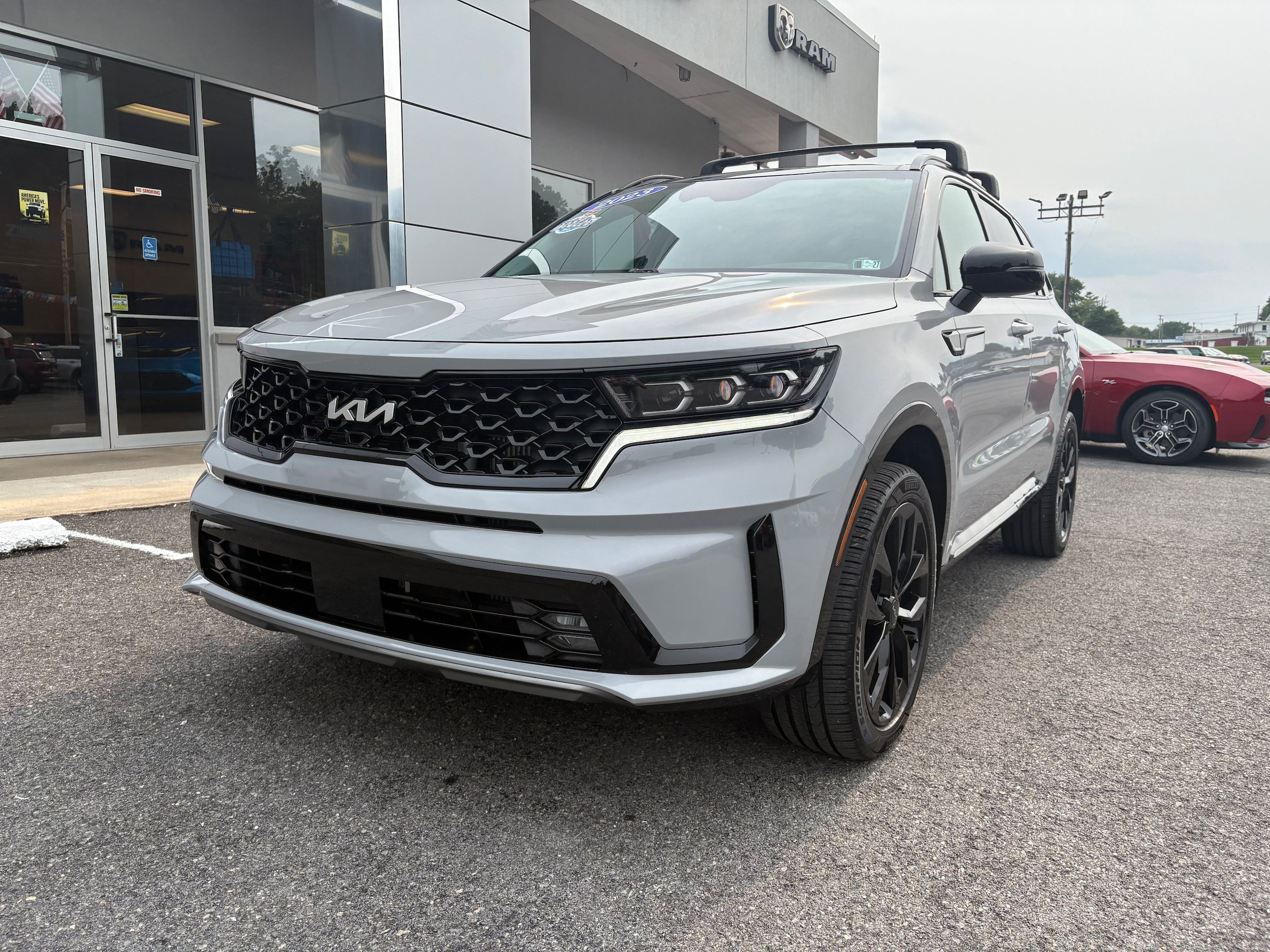 Used 2023 Kia Sorento SX AWD/4WD image 3
