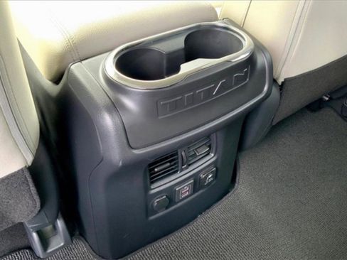 Used 2024 Nissan Titan SV w/ SV Convenience Package image 23