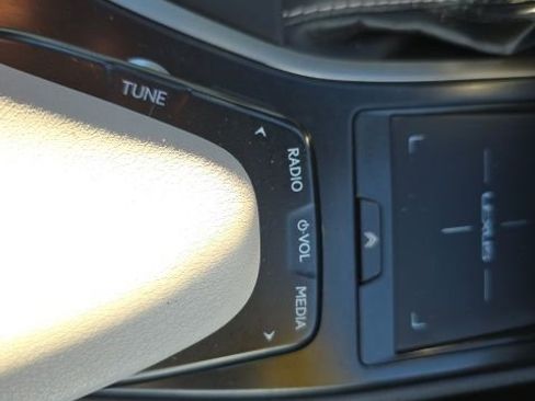 Used 2019 Lexus UX 250h image 38