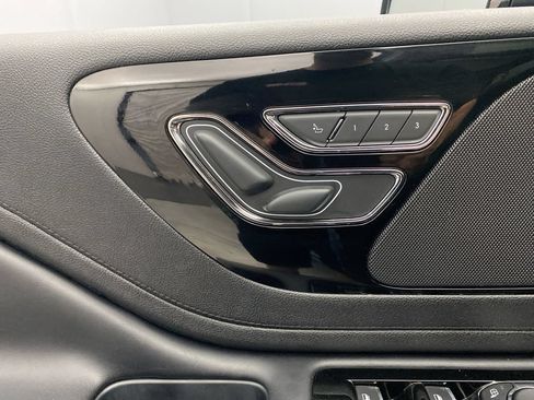 Used 2022 Lincoln Aviator AWD w/ Premium Package image 13