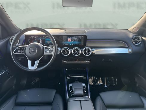 Used 2020 Mercedes-Benz GLB 250 4MATIC w/ Premium Package image 13