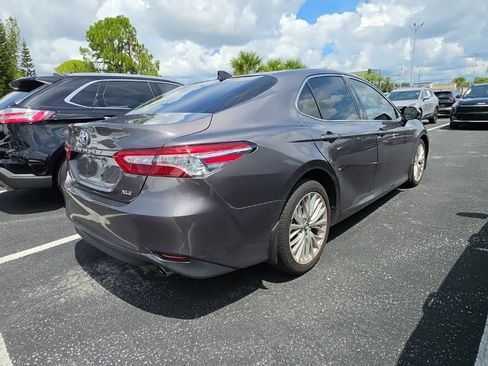 Used 2018 Toyota Camry XLE w/ Driver Assist Package FWD image 17
