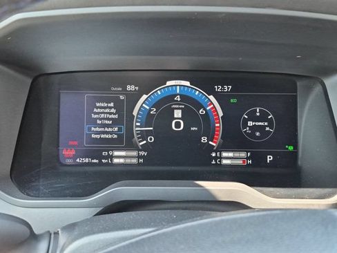 Used 2023 Toyota Tundra Platinum w/ Advanced Package AWD/4WD image 11