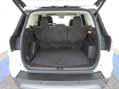 Used 2017 Ford Escape SE w/ Equipment Group 201A FWD image 13