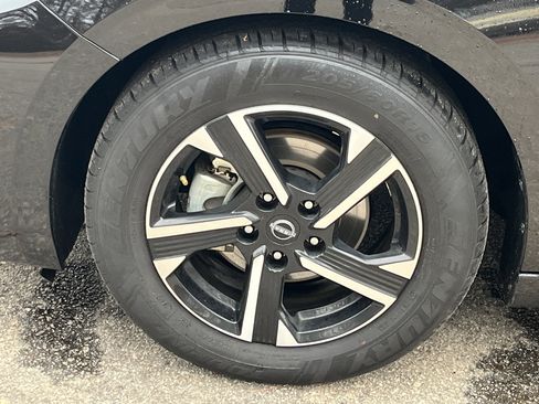 Used 2024 Nissan Sentra SV image 26