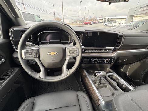 Used 2025 Chevrolet Silverado 1500 LT image 10