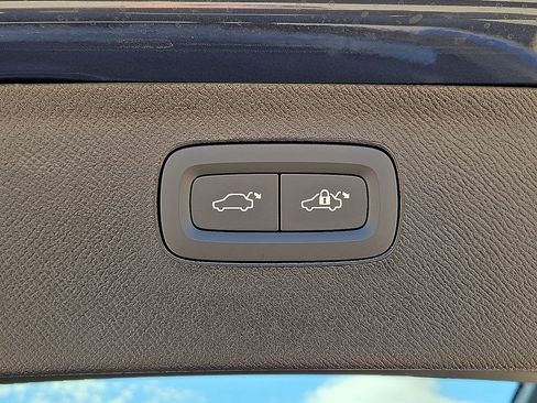 New 2026 Volvo XC90 B6 Plus w/ Protection Package Premier image 14