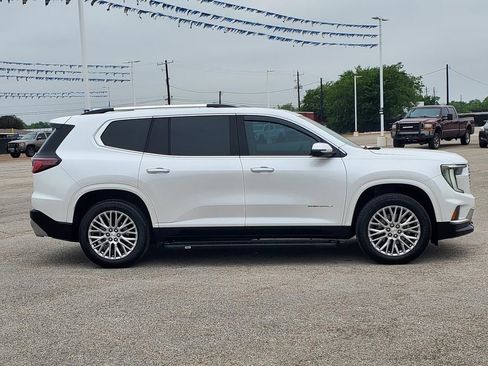 Certified 2025 GMC Acadia Denali FWD image 2