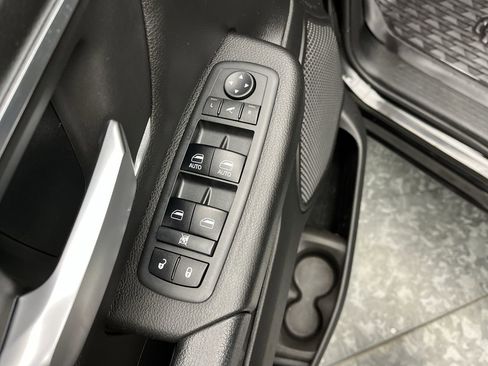 Used 2019 RAM 1500 Big Horn AWD/4WD image 9