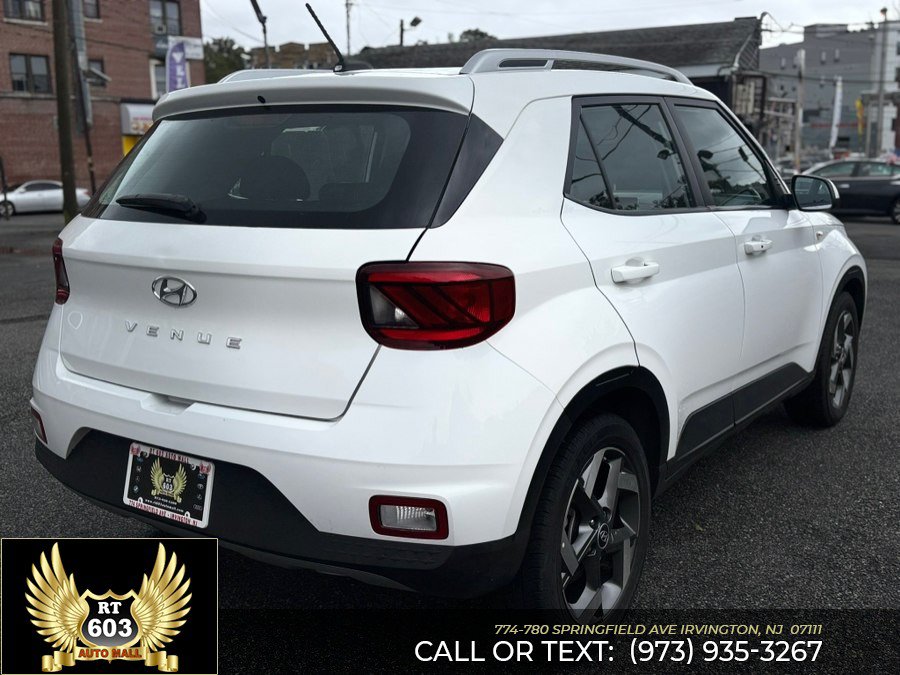 Used 2025 Hyundai Venue SEL FWD image 6