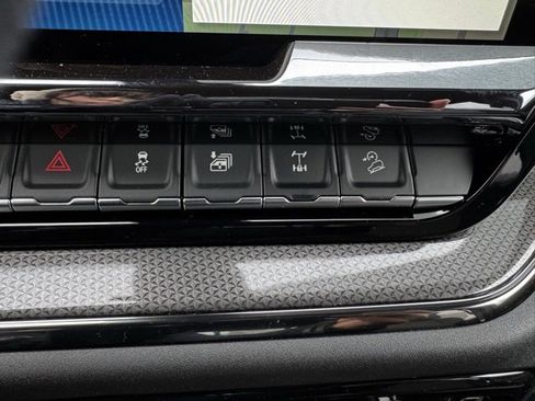 New 2026 Chevrolet Silverado 2500 ZR2 image 13