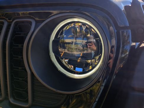 Used 2024 Jeep Wrangler Sport S w/ LED Headlamp & Fog Lamp Group image 11