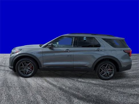 Certified 2025 Ford Explorer ST-Line w/ ST-Line Street Pack image 7