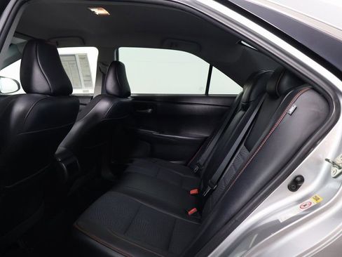 Used 2016 Toyota Camry SE image 11