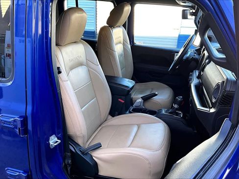 Used 2019 Jeep Wrangler Unlimited Sahara w/ Dual Top Group image 9