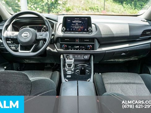 Used 2024 Nissan Rogue SV FWD image 25
