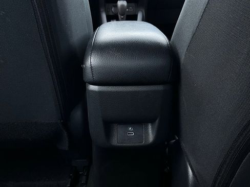 Used 2025 Nissan Versa SV image 12