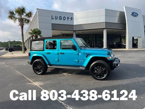 Used 2024 Jeep Wrangler Unlimited Sahara w/ Technology Group AWD/4WD image 2