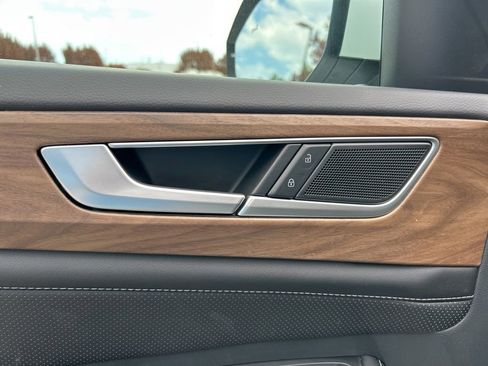 New 2026 Volkswagen Atlas SE FWD image 18