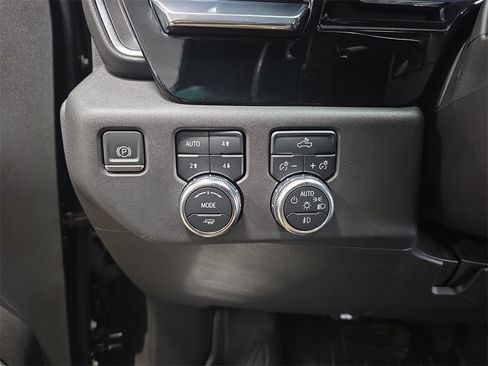 Used 2024 GMC Sierra 1500 Elevation image 24