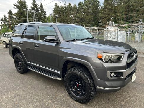 Used 2014 Toyota 4Runner Limited AWD/4WD image 3