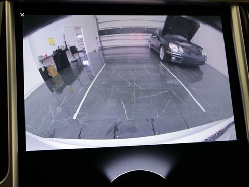 Used 2016 Tesla Model S 70 RWD image 18