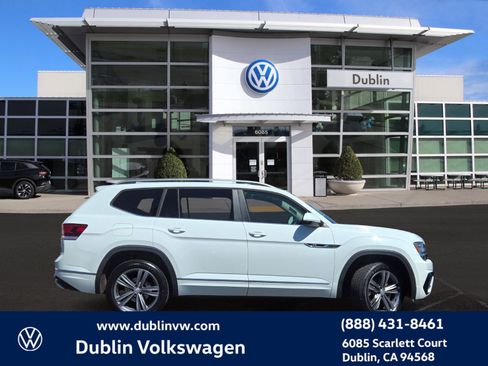 Used 2019 Volkswagen Atlas SE w/ Panoramic Sunroof Package image 3
