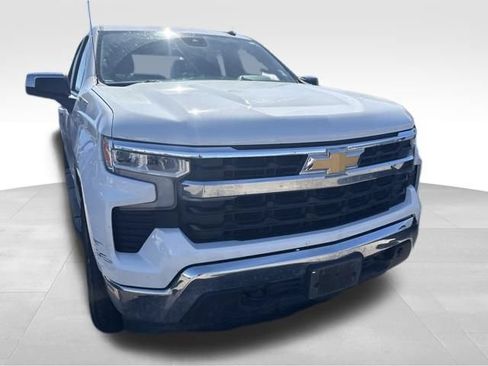 Used 2023 Chevrolet Silverado 1500 LT w/ Protection Package AWD/4WD image 6